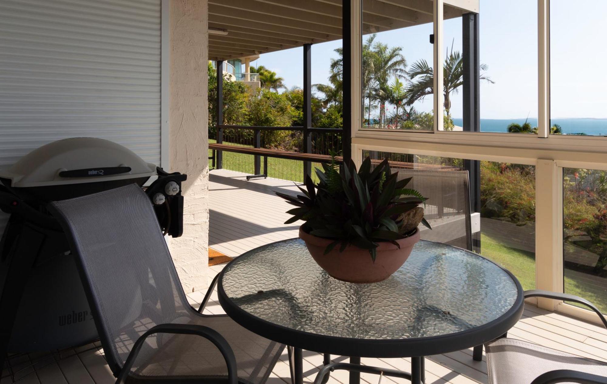 Bella Vista - Spectacular Ocean Views & Continental Breakfast Apartment เยพพูน ภายนอก รูปภาพ